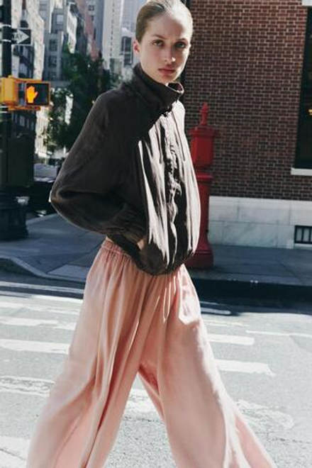 ZARA СТРУЯЩИЙСЯ БОМБЕР — ZW COLLECTION, СЕРО-КОРИЧНЕВЫЙ