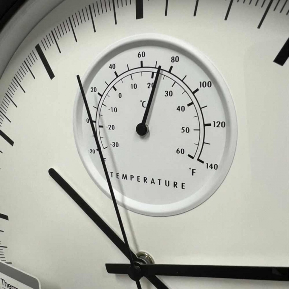 Настенные часы Seiko QXA525KN