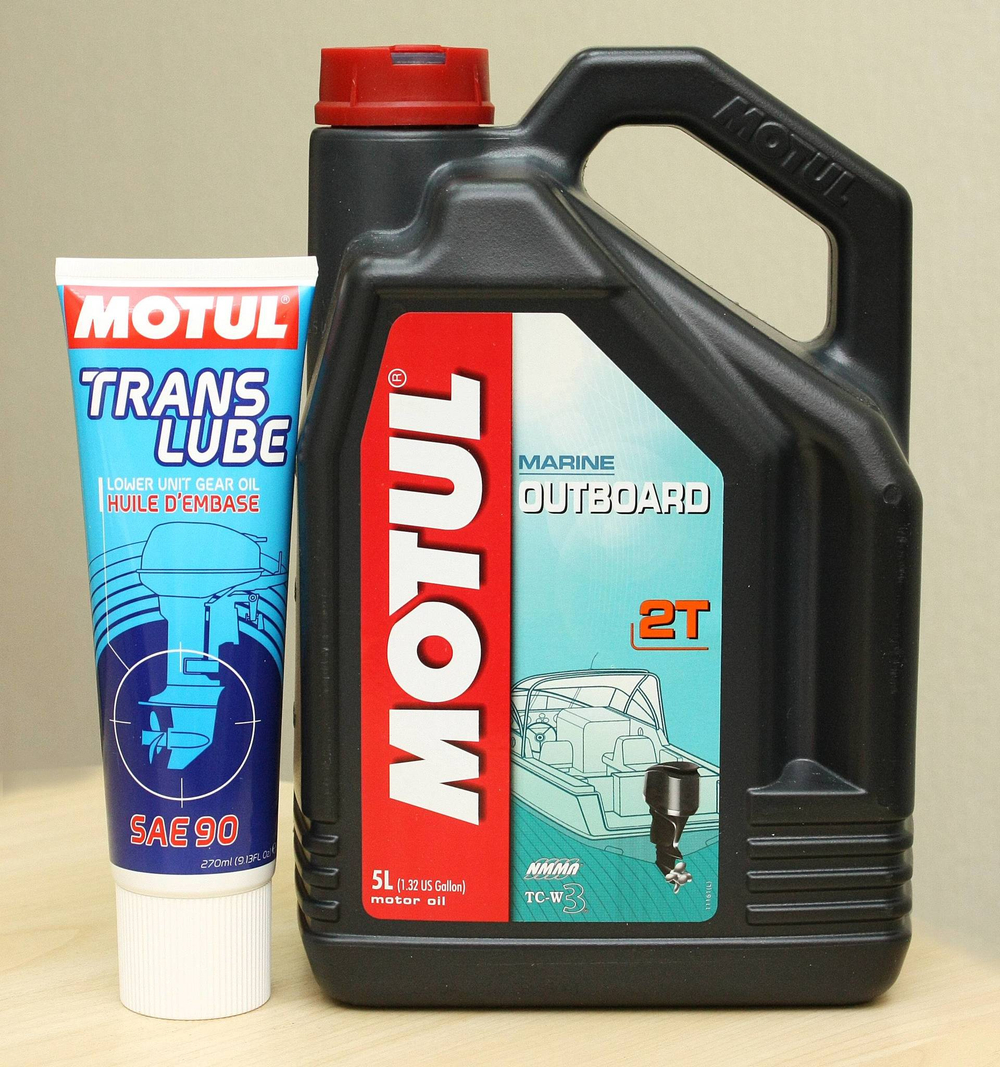 АКЦИЯ! Масло Motul Outboard 2T 5л + Трансмиссионное масло Translube 90 в подарок!
