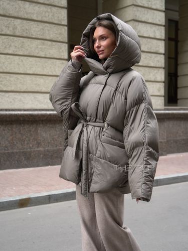 Пуховик летучая мышь в цвете хаки с поясом