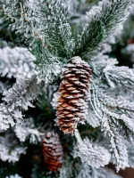 Заснеженная елка с гирляндой встроенной «ile Grande» (Литая+пвх) от 1,8 м до 2,4 м