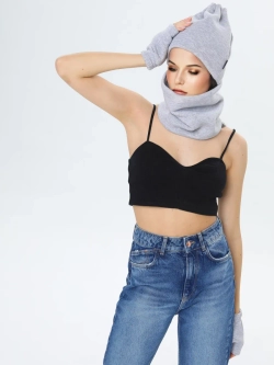 Шапка бини с начесом для хвоста, дред и кос