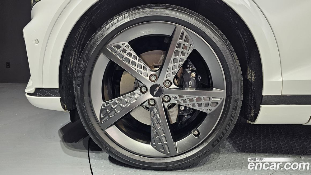 Genesis GV70 2.5T Бензин 2WD (03.2021)