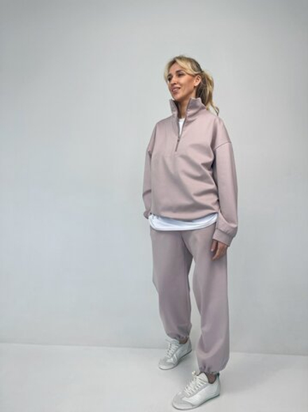 Костюм с поло пудра