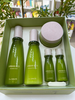 The SAEM Harakeke VEGAN D Набор космет. средств Urban Eco Harakeke Deep Moisture Skin Care 3 Set