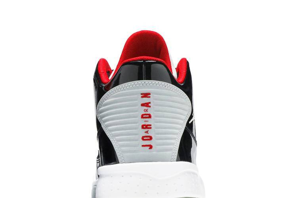 Кроссовки Jordan Max Aura 2