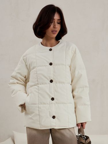 Утепленная женская куртка белого цвета