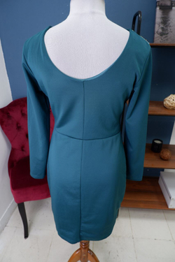 Платье элегантное с декором 48 размер