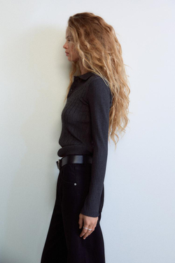 ZARA ТОП ПОЛО С УЗОРОМ «КОСЫ», АНТРАЦИТОВО-СЕРЫЙ