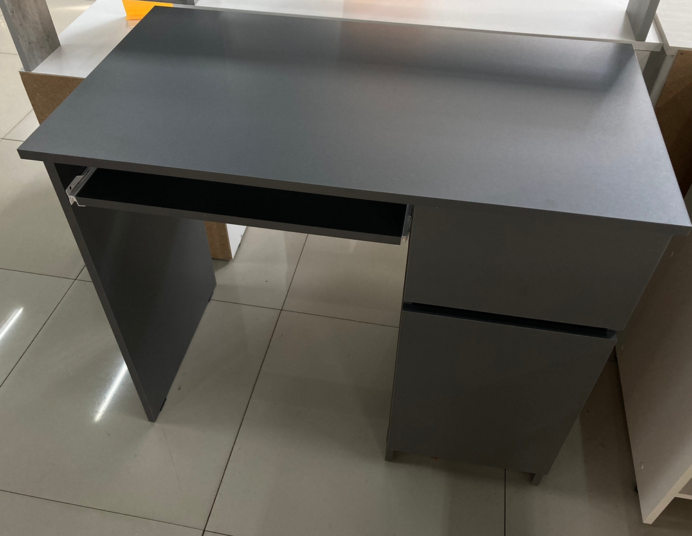 Стол письменный Мори МС-1 правый Графит