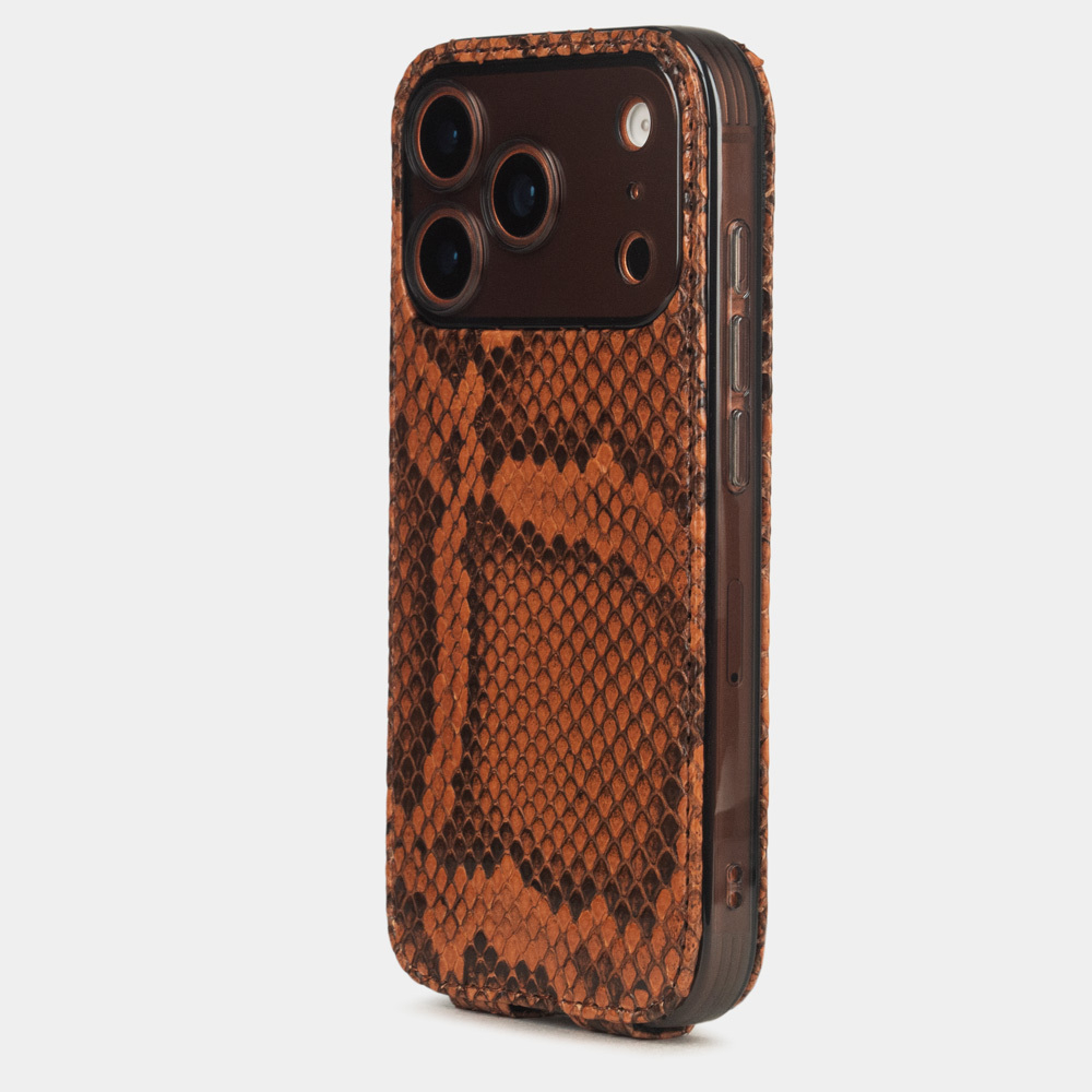 Чехол для iPhone 17 Pro кожаный, питон цвета коньяк