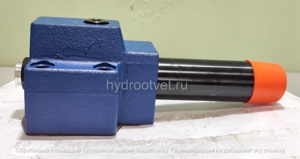 DR10DP2-4X/210Y - Редукционный клапан Ду 10 трехлинейный, прямого действия с давлением регулировки до 210 бар, 2 = винт, обратный клапан - есть