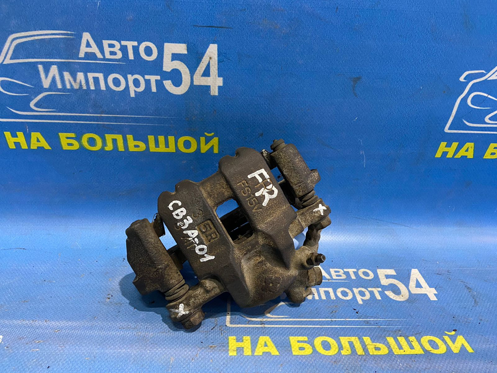 Суппорт тормозной передний правый MITSUBISHI LANCER 1995