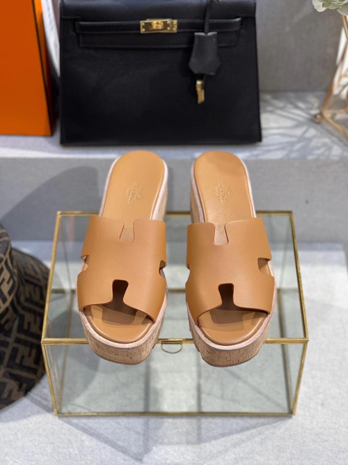 Сабо на танкетке Hermes