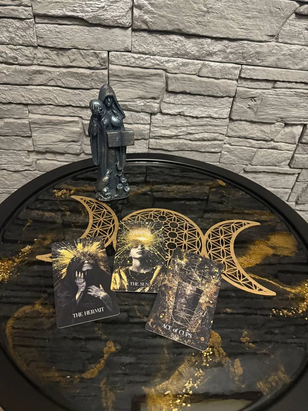 Алтарный столик Триединая Луна