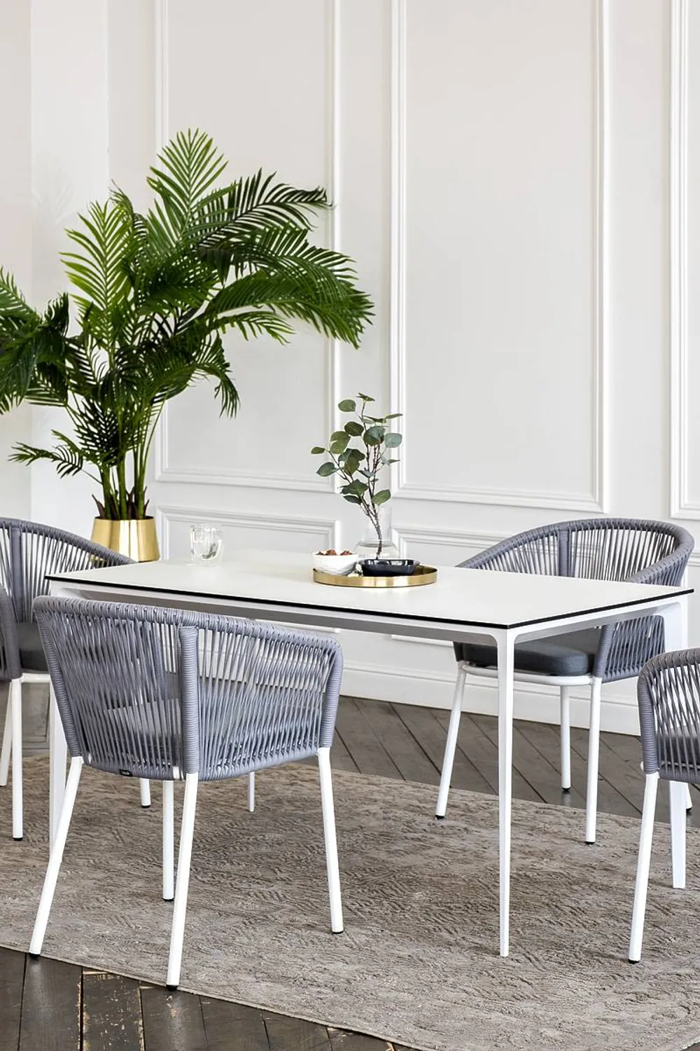 "Малага" обеденная группа на 4 персоны со стульями "Марсель", каркас белый, роуп светло-серый