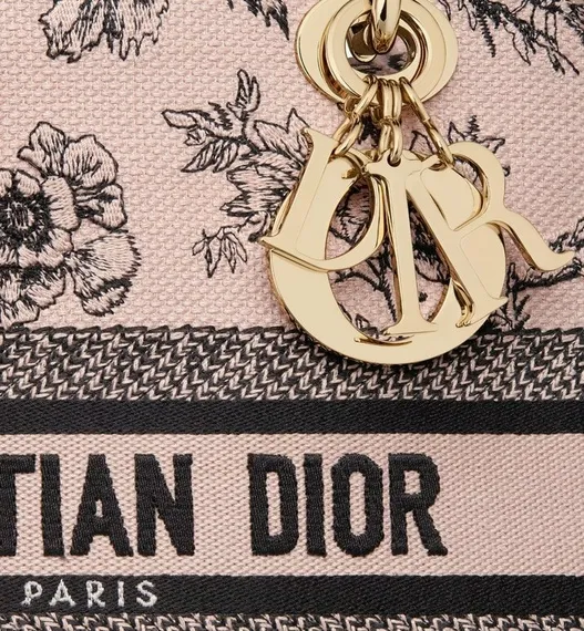 Сумка Dior Lady D-lite, модель среднего формата светло-розовый