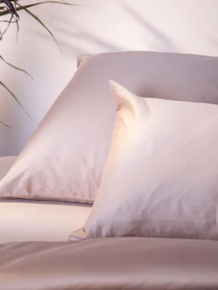 Комплект постельного белья из премиального сатина бежевого цвета из коллекции essential, 200х220 см