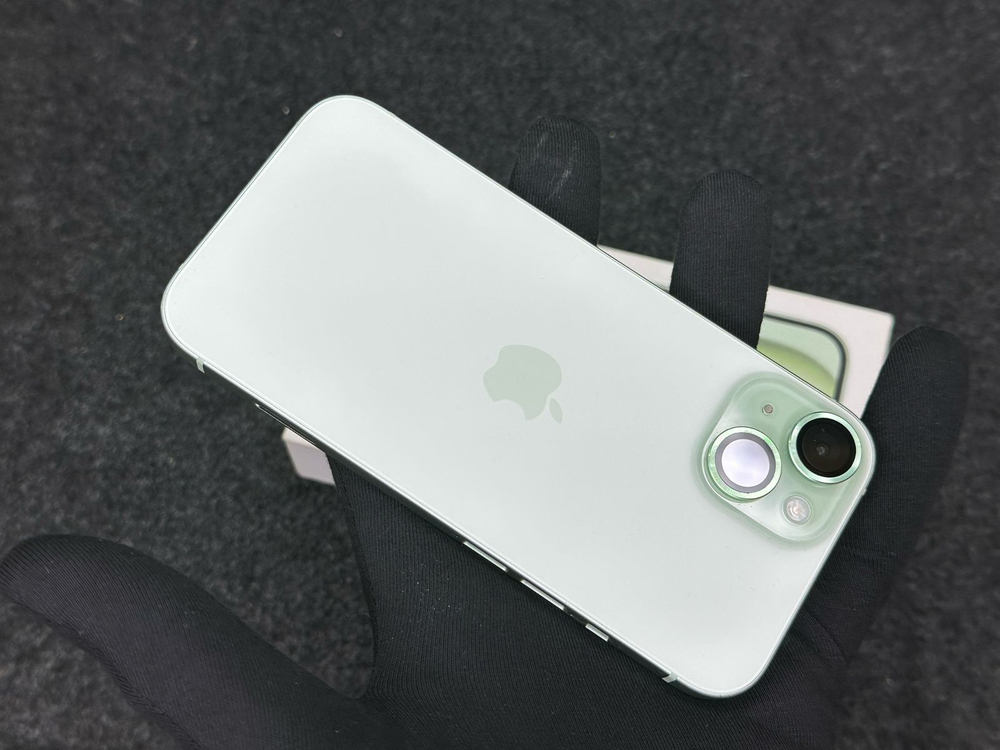 Смартфон Apple IPhone 15 256Gb - 100%