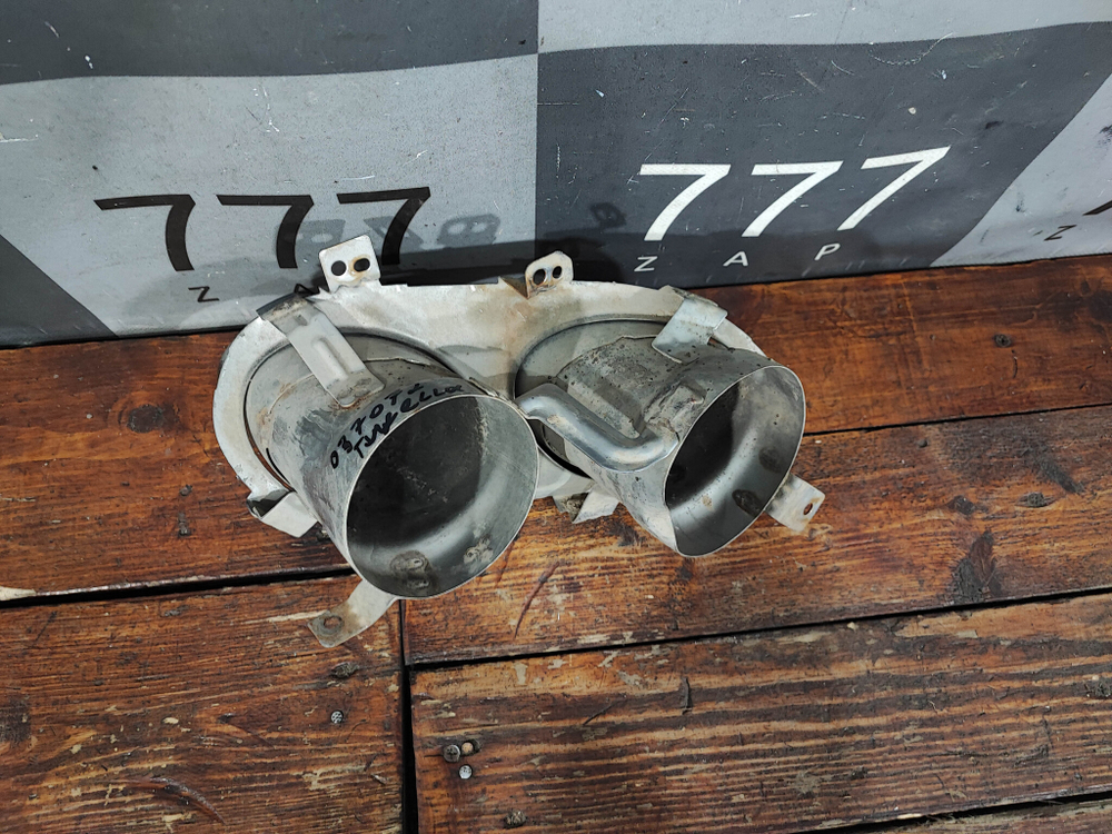 Насадка глушителя левая Geely Tugella 22-нв Б/У Оригинал 6044117700