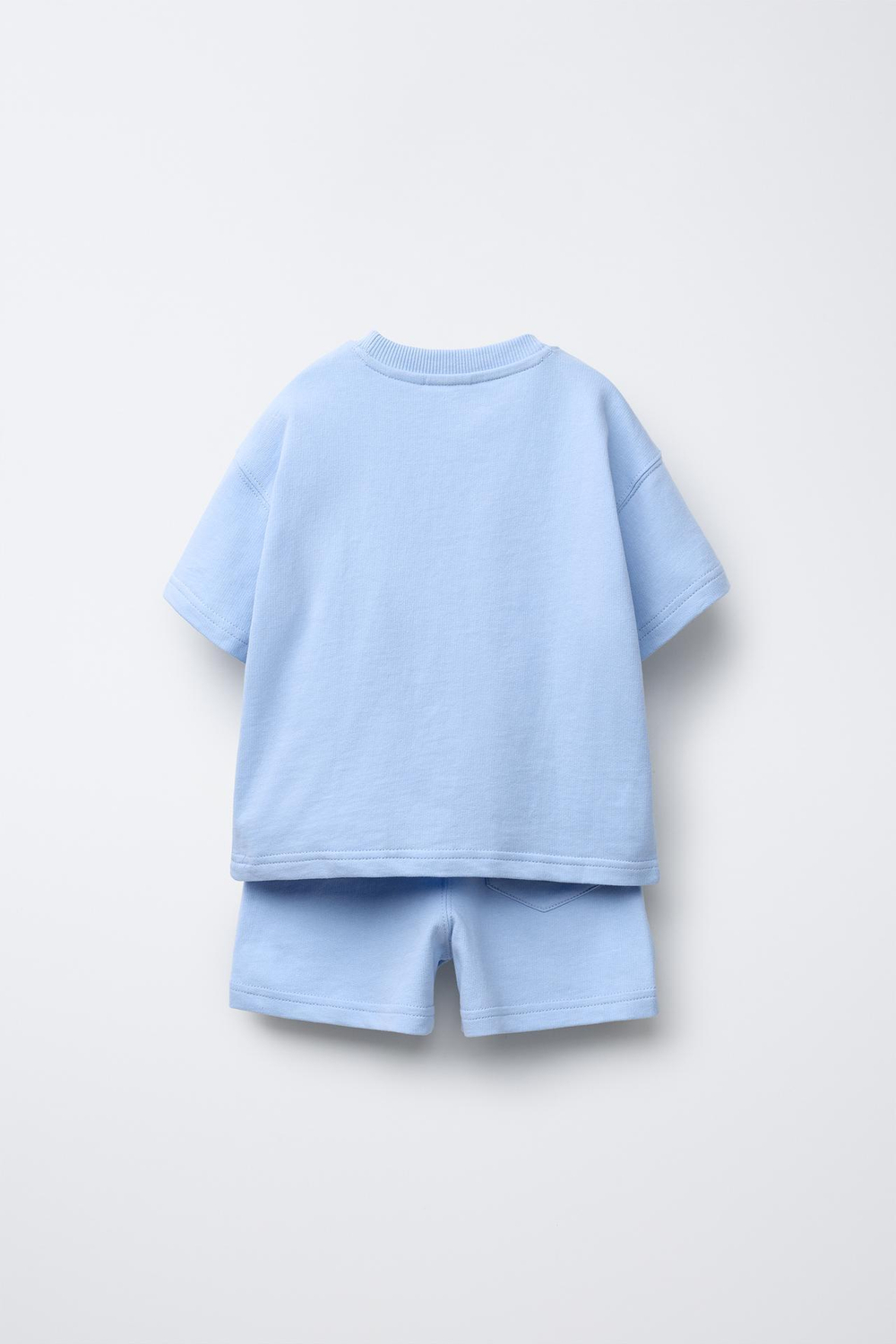 ZARA КОМПЛЕКТ ИЗ ФУТБОЛКИ И ШОРТОВ-ДЖОГГЕРОВ С НАДПИСЬЮ, СИНИЙ