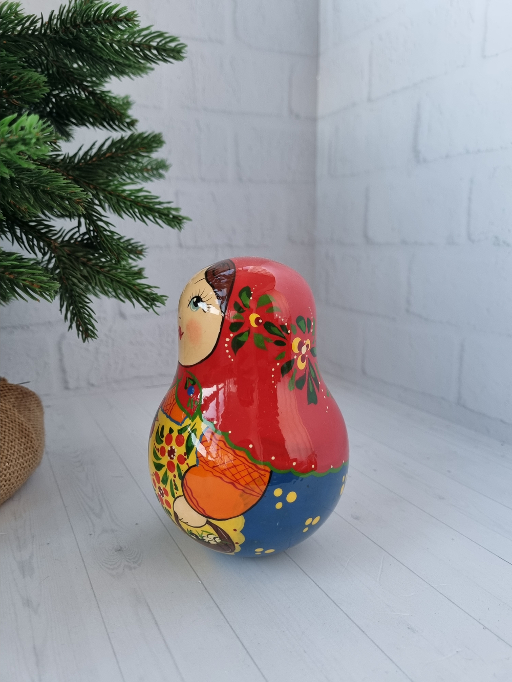 Неваляшка с курочкой