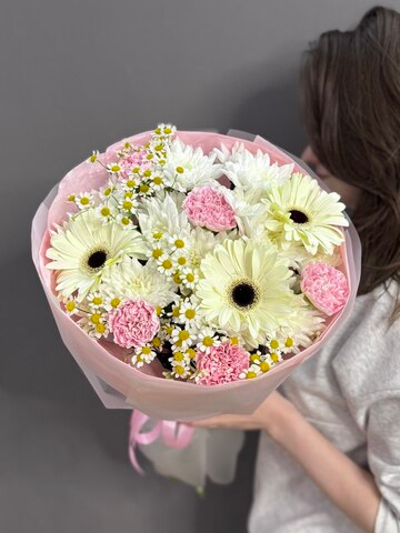 Авторский букет в бело-розовой гамме