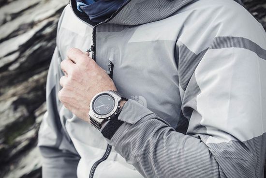 Умные наручные часы Garmin Fenix Chronos (титановый корпус и титаново-магниевый браслет) 010-01957-01