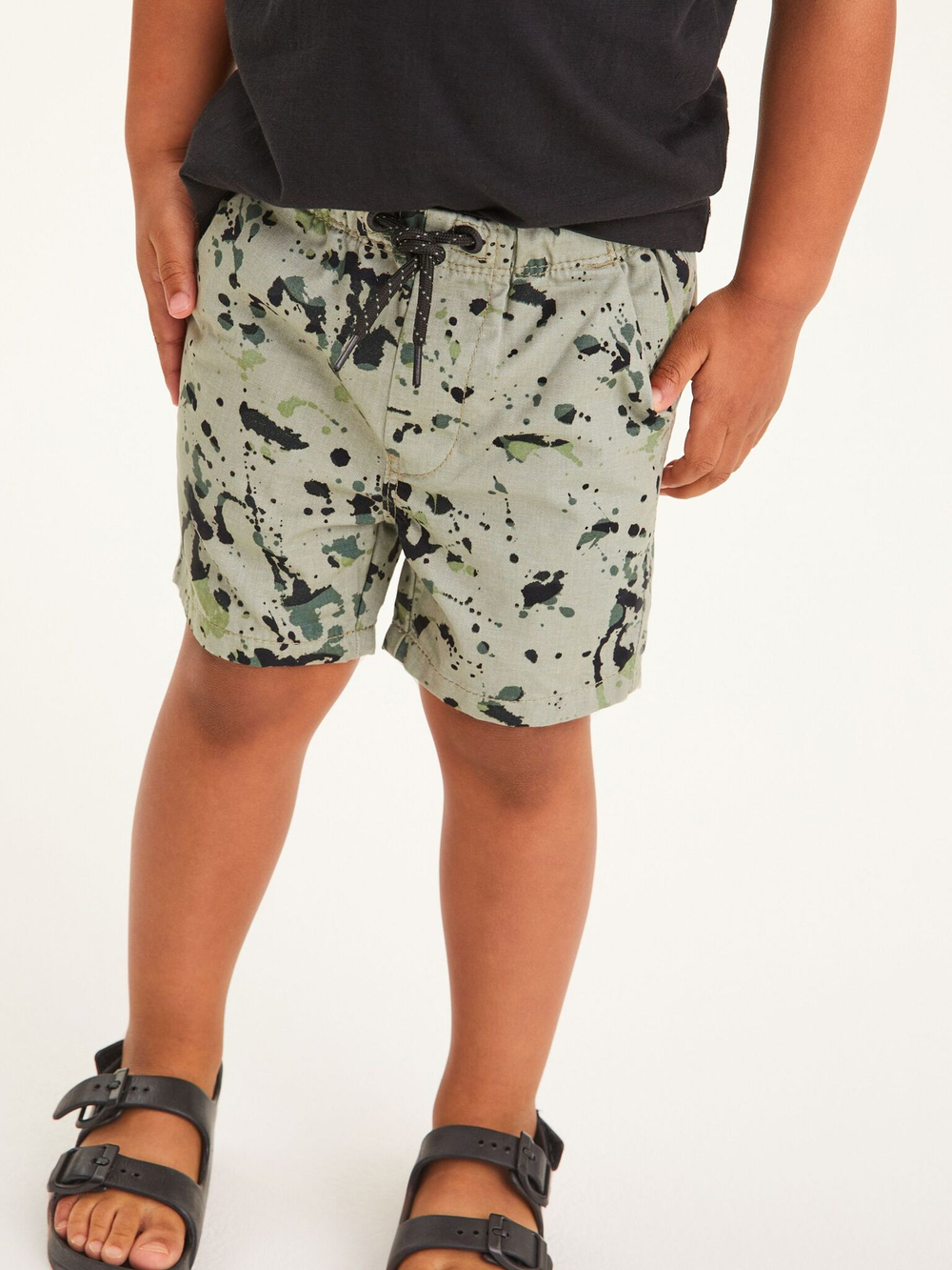 Футболка и шорты в комплекте для мальчика Next 320-079, Хаки, Черный