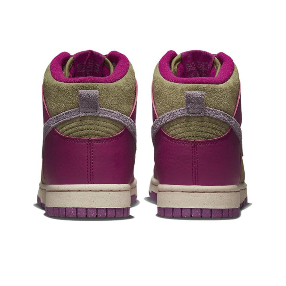 Nike dynamic berry sales