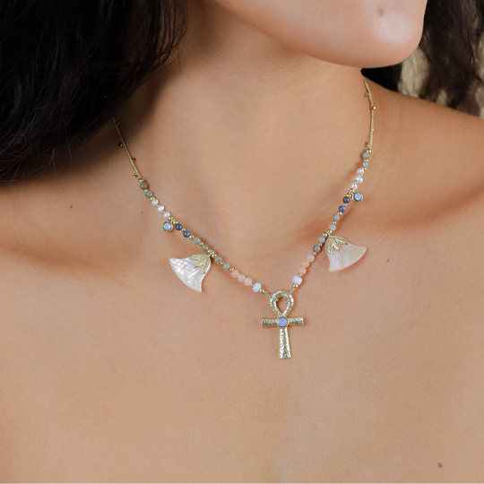 Колье Franck Herval, Palma, с перламутром, жемчугом, халцедоном, лазуритом, лунным камнем и лабрадор