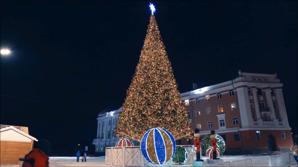 Светодинамическая елка ствольная: с встроенной гирляндой - "Альпийская" 17 м