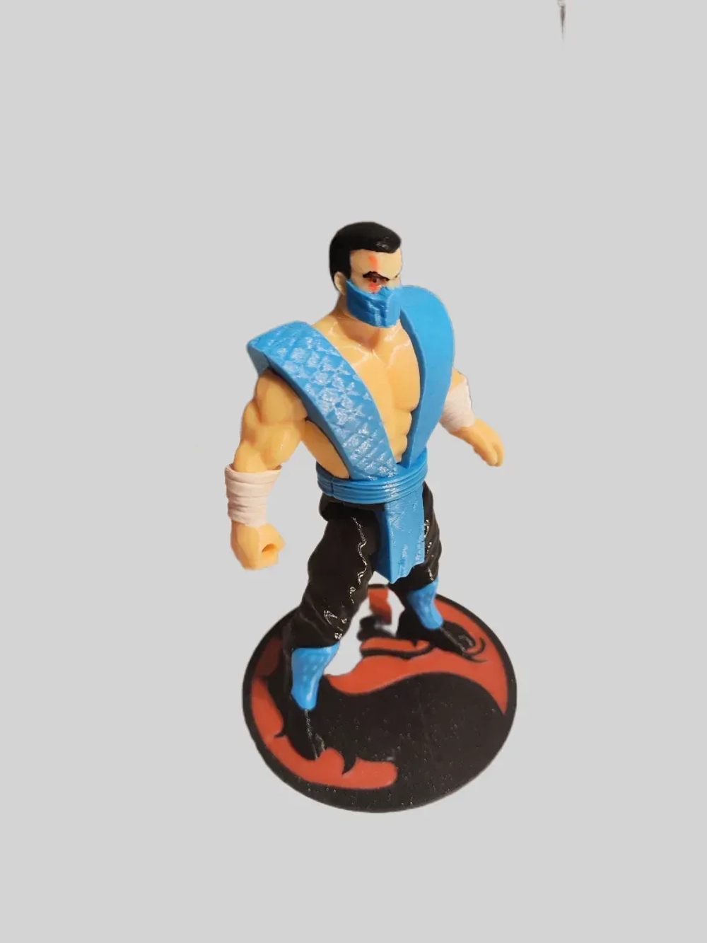 Подвижная фигурка героя Mortal Kombat "Ниже Нуля"