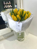 Букет из 15 классических желтых тюльпанов