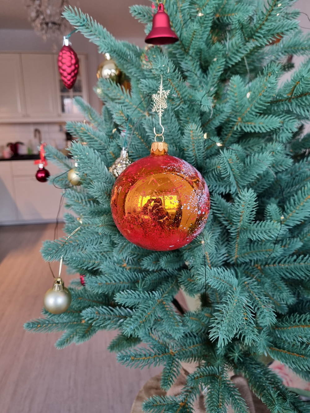 Шар стеклянный "Спас на крови",  ручная роспись