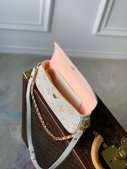 Louis Vuitton Ivy Wallet On Chain Bag