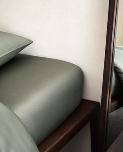 Zara Home - Атласная простыня с эластичной лентой, высота 40 см (300 нитей), синий, 160х200х40 см