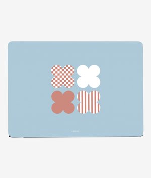 Виниловая наклейка IN PLAY для MacBook