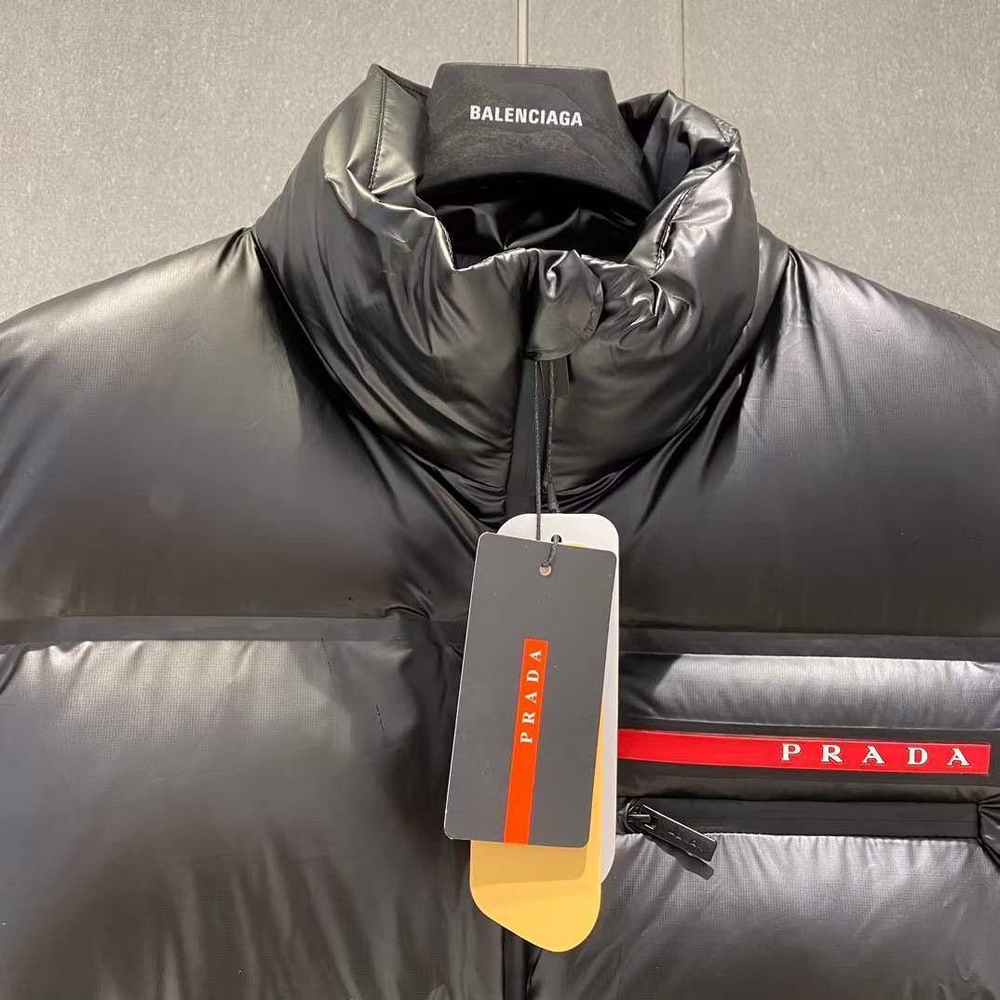 Безрукавка Prada