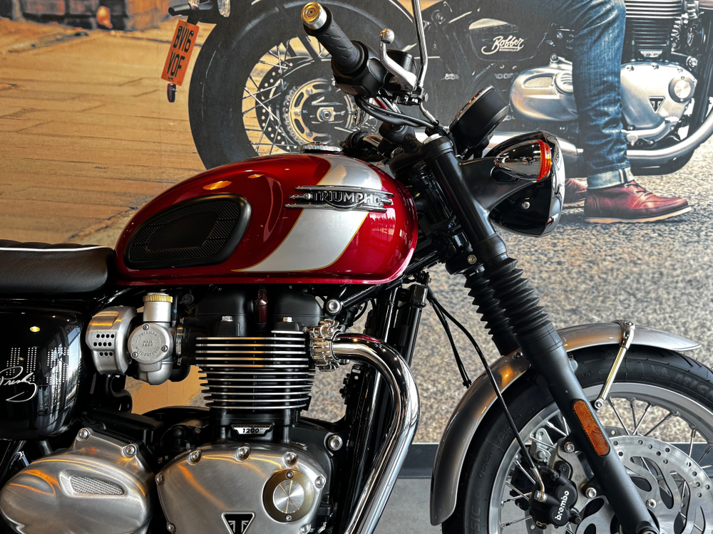 Triumph Boneville T120 Elvis Presley