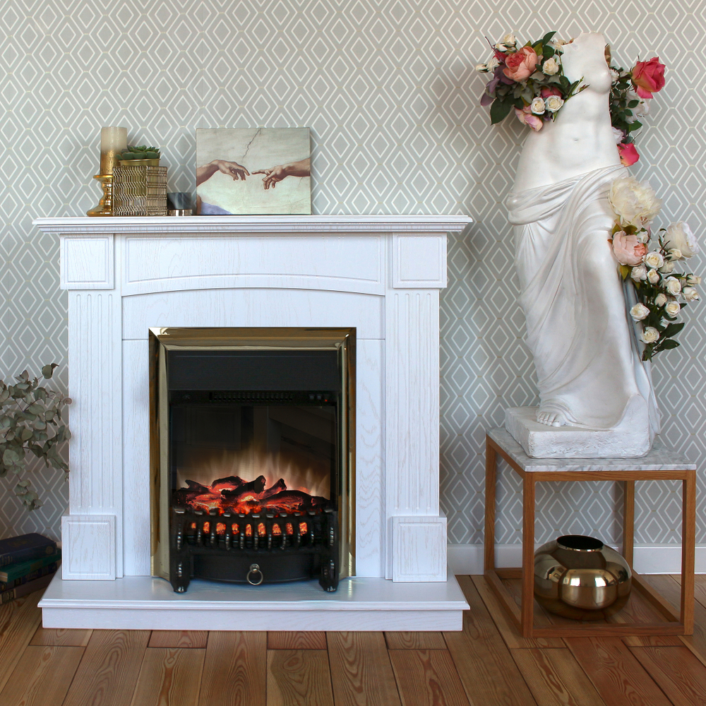 Каминокомплект Real Flame Andrea WT с очагом Fobos Lux Brass