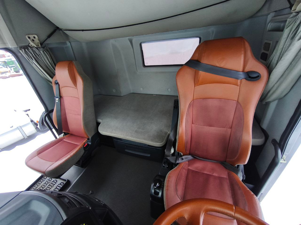 Foton AUMAN 4x2 Седельный тягач EST A 1846 AMT (Дизельный, 11,8 л, АТ, 470 л.с.)