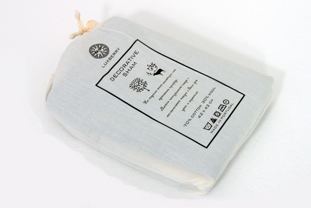 Элитная наволочка декоративная Deer бежевая от Luxberry упаковка