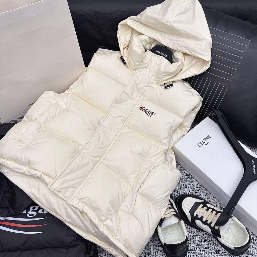 Безрукавка Balenciaga