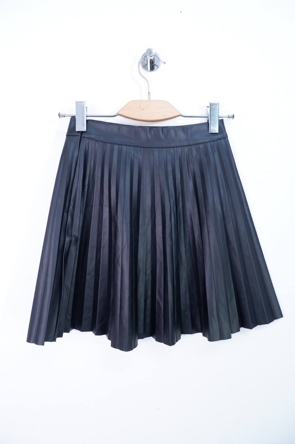 Юбка-плиссе Ostin под кожу, маркировка XS, визуально на 42 размер