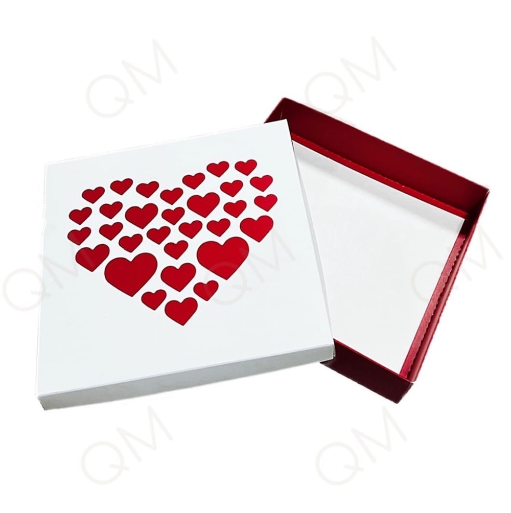 Коробка для клубники в шоколаде бело-красная с сердечками 200*200*40 мм, 5шт