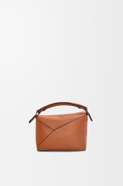 Loewe Мини-сумка Puzzle Edge из классической телячьей кожи, коричневый