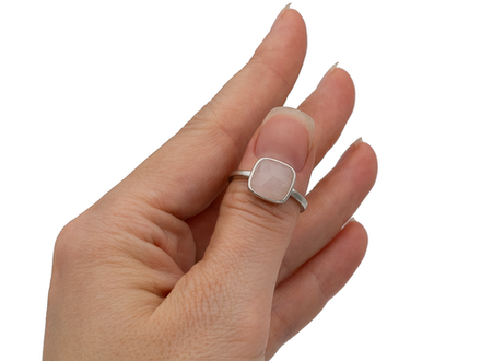 Кольцо квадратное "Розовый Кварц" 10,5мм