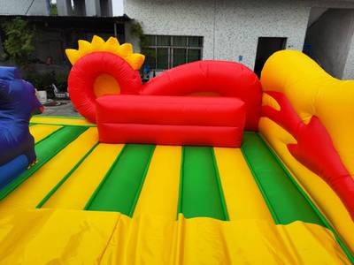 Коммерческий надувной батут "Змей Горыныч 2", 11x6x8.5 м.