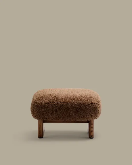 Пуф Cabana Taupe Boucle с ножками в отделке орех 65x55,4
